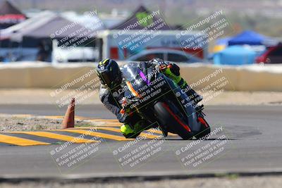 media/Oct-09-2022-SoCal Trackdays (Sun) [[95640aeeb6]]/Turn 2 (1110am)/